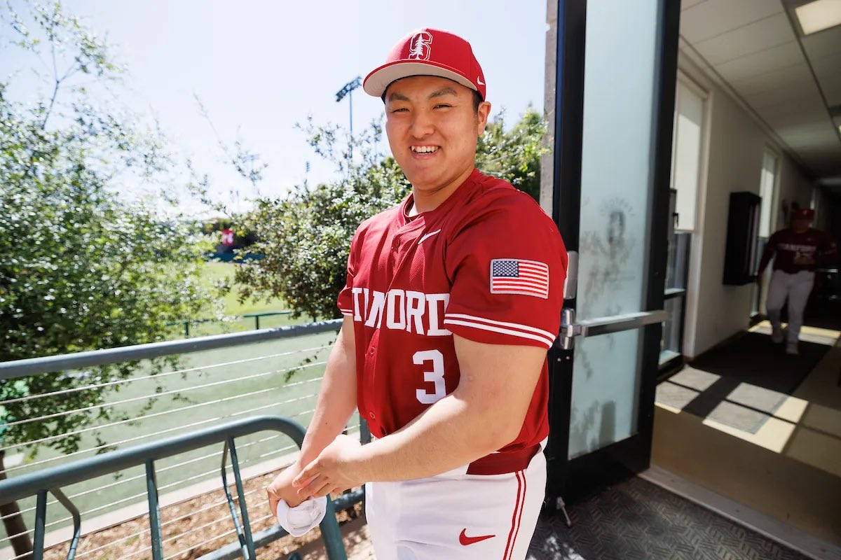 Rintaro Sasaki con el uniforme de Stanford durante su etapa en el béisbol universitario antes del MLB Draft 2026